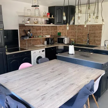 Apartment T3 Sur Fermette Avec Les Animaux Lusigny